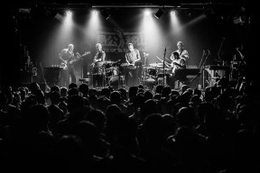 j9九游会网页版 - 科维托娃回归赛场，惊险取胜首场状态亮眼，德国队观众沸腾！